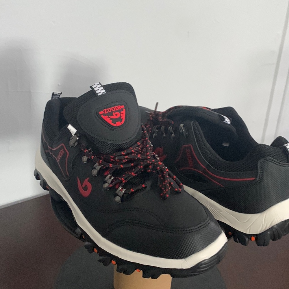 Zuodi size 44 sneakers